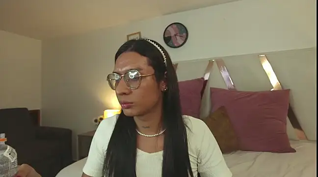 LauraaGomezz   online show from March 2025 01:43:01 AM