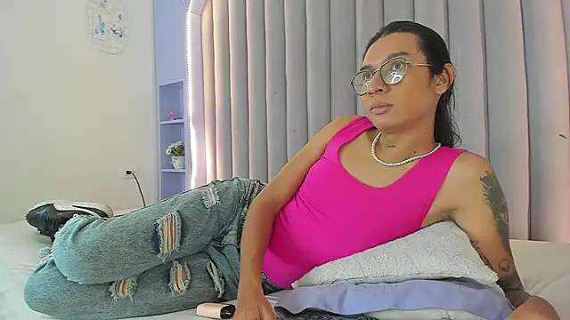 LauraaGomezz   online show from September 2025 07:35:02 PM