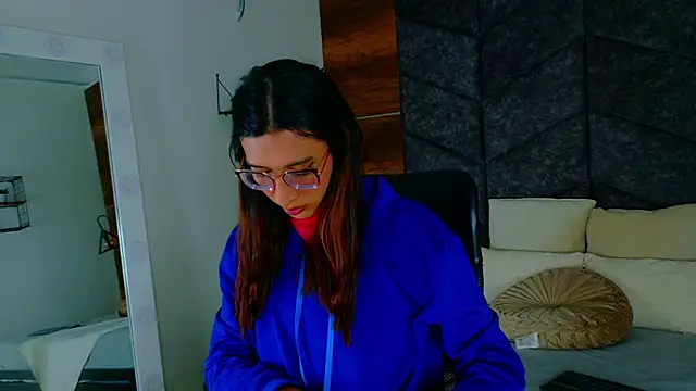 LauraaGomezz   online show from October 2025 11:44:02 AM