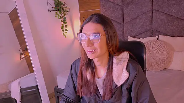 LauraaGomezz   online show from November 2025 11:21:01 AM