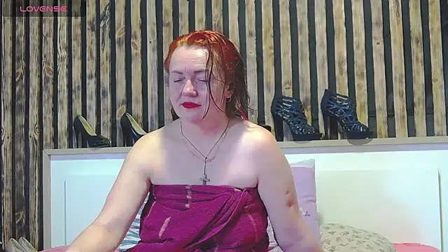 Alis Lovi online show from April 2026 10:40:01 PM