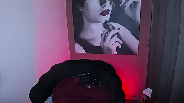 QueenOfHaze online show from March 2026 04:33:01 PM