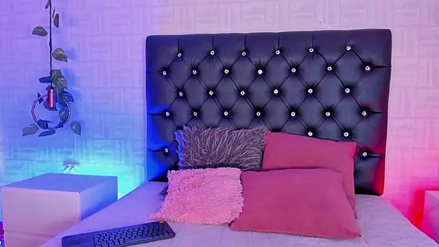 Snapshot of Hannah_Jonhson chatting on February 2025 12:22:02 PM Hannah Jonhson online show from February 2025 12:22:02 PM