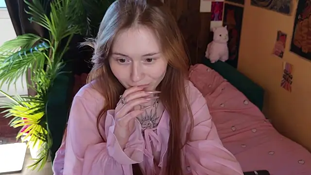 Snapshot of Yo_Pixxie chatting on February 2025 12:57:02 PM Yo Pixxie online show from February 2025 12:57:02 PM