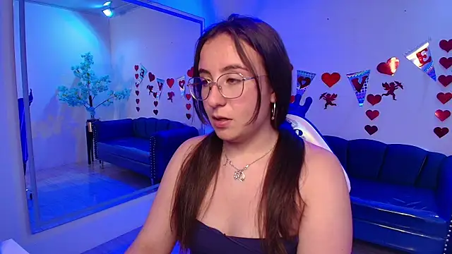 Snapshot of Lilyy_evans chatting on February 2025 05:37:01 PM Lilyy evans online show from February 2025 05:37:01 PM