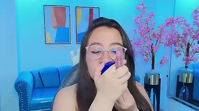Snapshot of Lilyy_evans chatting on March 2025 03:50:01 AM Lilyy evans online show from March 2025 03:50:01 AM