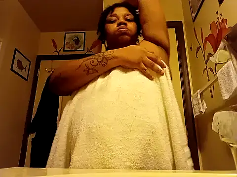 Snapshot of Big_BodyDee chatting on January 2025 02:56:01 AM Big BodyDee online show from January 2025 02:56:01 AM