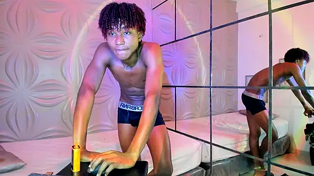 Snapshot of JackBBC18 chatting on January 2025 08:22:02 PM JackBBC18 online show from January 2025 08:22:02 PM