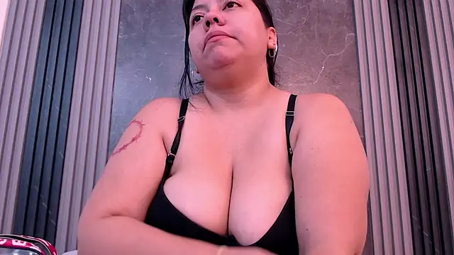 AmmyPike1 online show from September 2025 12:15:02 PM