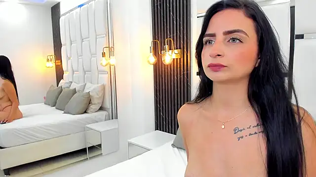 victoria cambell  online show from February 2025 07:25:02 PM