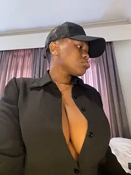 Snapshot of Boneca25 chatting on February 2025 11:40:02 AM Boneca25 online show from February 2025 11:40:02 AM