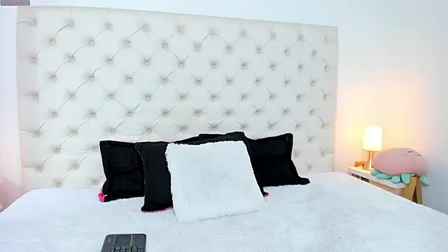 esmeralda06 online show from March 2025 03:45:02 PM