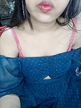 JANVI MISHRA1 online show from April 2026 07:40:02 PM