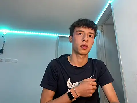 Juanmres online show from October 2025 02:54:01 AM