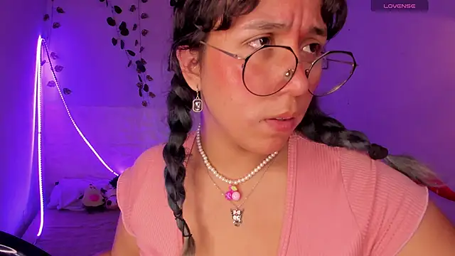 Snapshot of Ludovica6669 chatting on March 2025 12:55:02 AM Ludovica6669 online show from March 2025 12:55:02 AM