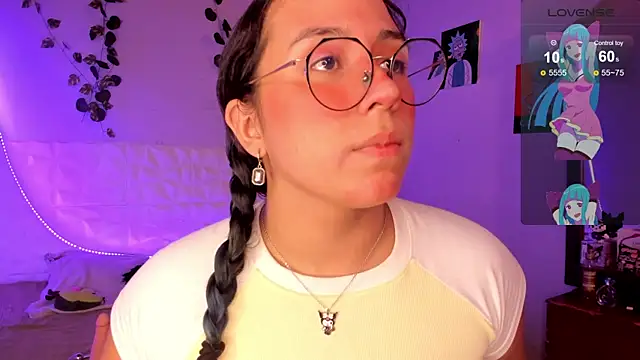 Snapshot of Ludovica6669 chatting on March 2025 09:05:02 PM Ludovica6669 online show from March 2025 09:05:02 PM