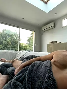 justeqqun online show from September 2025 09:58:01 AM