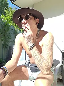 Snapshot of TAIZWRLD chatting on November 2025 09:36:02 PM TAIZWRLD online show from November 2025 09:36:02 PM