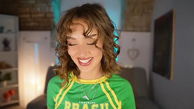 Clara Nia online show from February 2025 07:31:02 PM