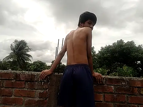 Snapshot of HomeCum chatting on September 2025 07:31:01 AM HomeCum online show from September 2025 07:31:01 AM