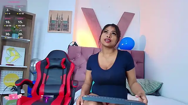 CamiilaReyes online show from June 2026 12:51:02 PM