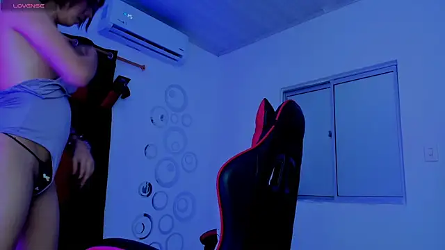 Nicol TransGirl online show from October 2025 04:09:01 AM