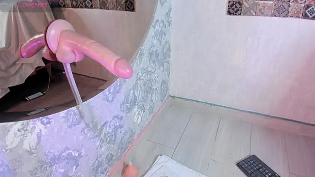 Hottie Alice online show from September 2025 07:46:02 PM