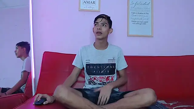 Snapshot of KING_STYLE2 chatting on March 2025 10:58:01 PM KING STYLE2 online show from March 2025 10:58:01 PM