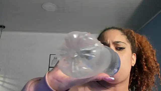 Snapshot of ninna_curly chatting on June 2026 03:22:02 AM ninna curly online show from June 2026 03:22:02 AM