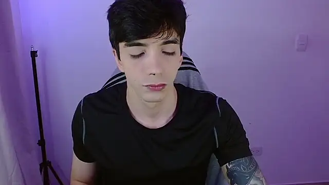 H3ll B0I online show from March 2026 10:11:01 PM