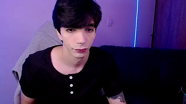 Snapshot of H3ll_B0I chatting on May 2026 05:03:01 AM H3ll B0I online show from May 2026 05:03:01 AM