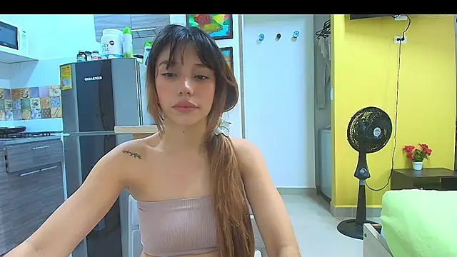 Snapshot of Alaiapink chatting on July 2026 06:21:01 PM Alaiapink online show from July 2026 06:21:01 PM