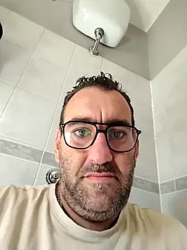 Snapshot of Hardasanut chatting on October 2025 10:25:01 AM Hardasanut online show from October 2025 10:25:01 AM