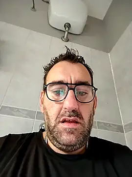 Snapshot of Hardasanut chatting on October 2025 08:58:02 AM Hardasanut online show from October 2025 08:58:02 AM