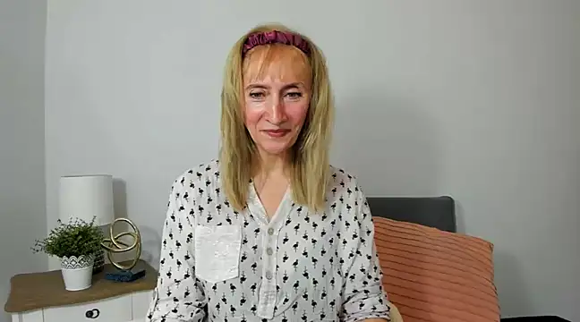 MargaretMilf69 online show from February 2025 04:14:01 PM