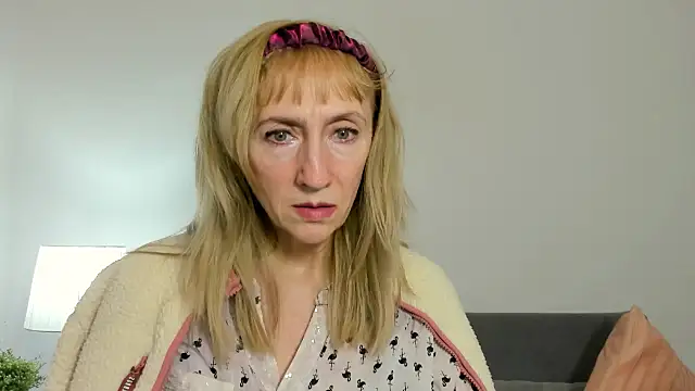 MargaretMilf69 online show from February 2025 04:10:01 PM