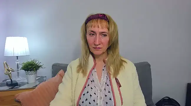 MargaretMilf69 online show from March 2025 04:25:01 PM