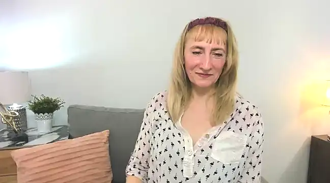 MargaretMilf69 online show from March 2025 04:40:02 PM