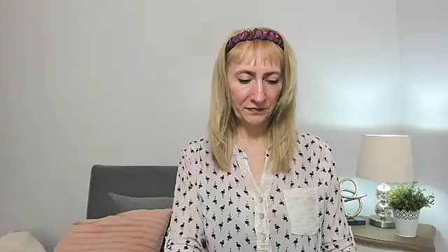 MargaretMilf69 online show from March 2025 01:30:01 PM