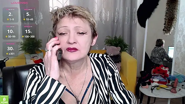 Snapshot of SexyGrandma_ chatting on February 2026 07:26:01 AM SexyGrandma online show from February 2026 07:26:01 AM