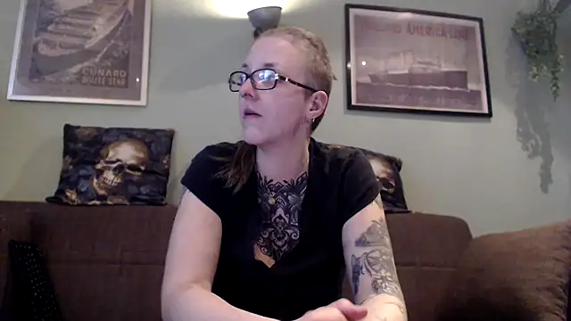 Astrid-Gilbert online show from March 2025 07:38:01 PM