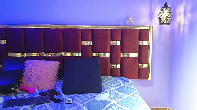 emily fox 3 online show from March 2025 06:11:01 PM