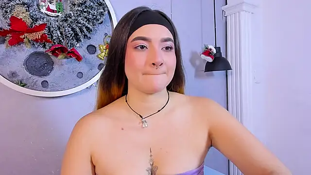 Shanntal  online show from December 2025 07:53:01 PM