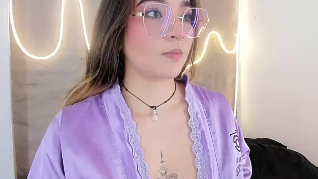 Shanntal  online show from February 2026 07:43:01 PM