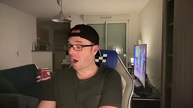 Funnyjul31 online show from January 2025 06:00:01 PM