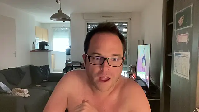 Funnyjul31 online show from April 2026 04:48:01 PM