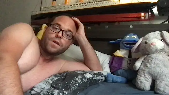 Funnyjul31 online show from May 2026 06:50:01 PM