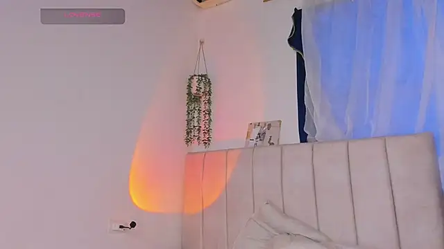 alice guzman1 online show from October 2025 07:27:01 PM