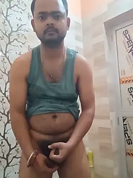 guavam65 online show from May 2026 10:04:02 PM