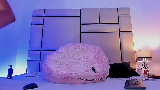 Snapshot of JulianaaHerrera chatting on October 2025 11:20:02 AM JulianaaHerrera online show from October 2025 11:20:02 AM